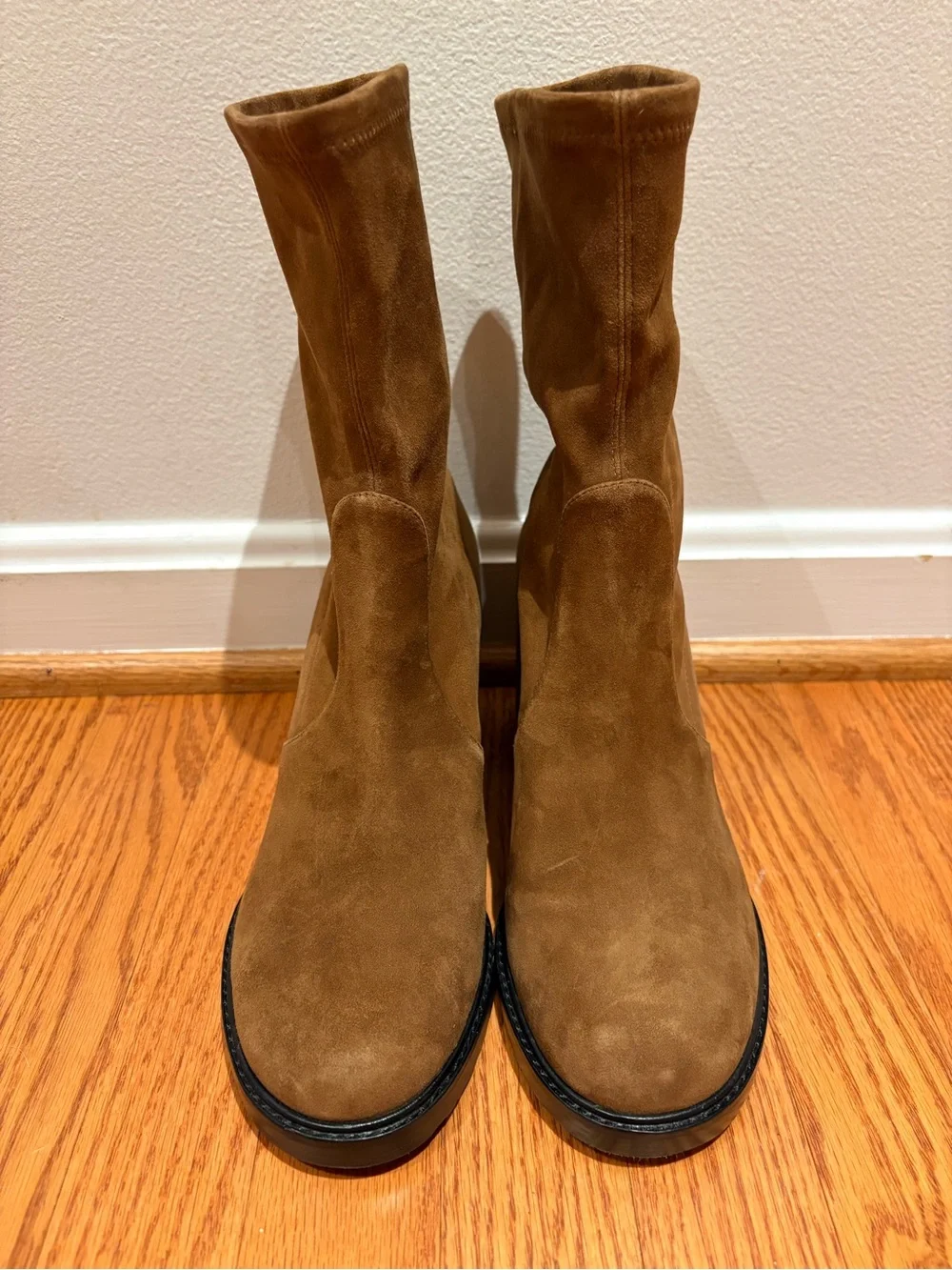 Stuart Weitzman excellent minimal